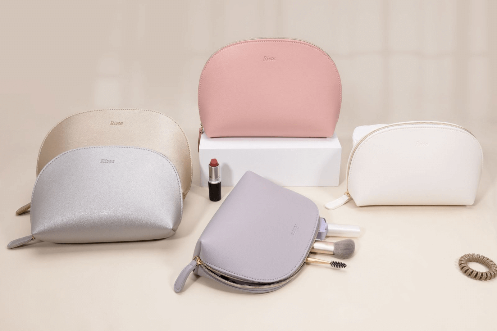 How to Select Leather Cosmetic Bags That Are Both Stylish and Functional?